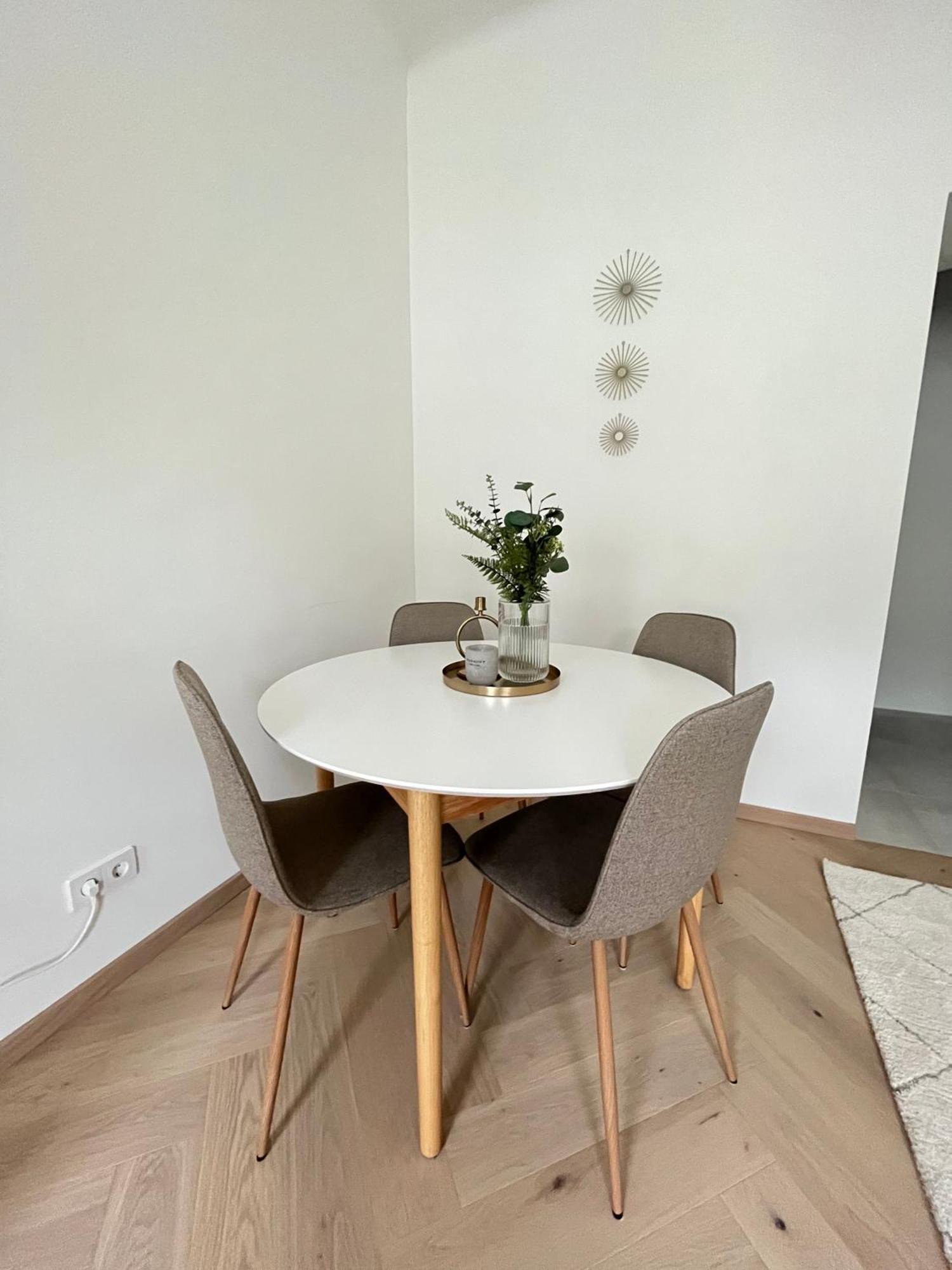Luxurious One Room Apartment Near Schoenbrunn Palace Vienna Luaran gambar