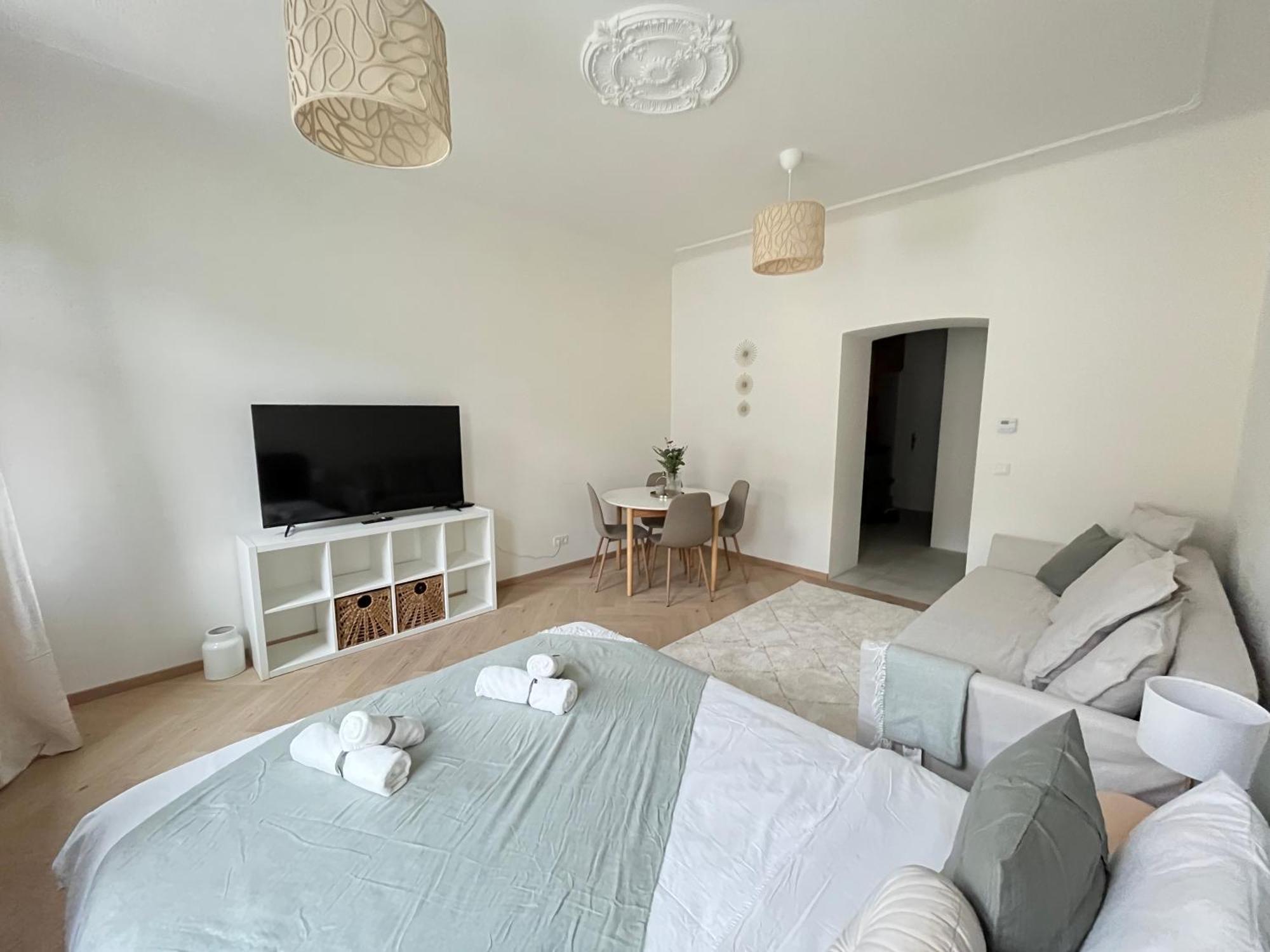 Luxurious One Room Apartment Near Schoenbrunn Palace Vienna Luaran gambar